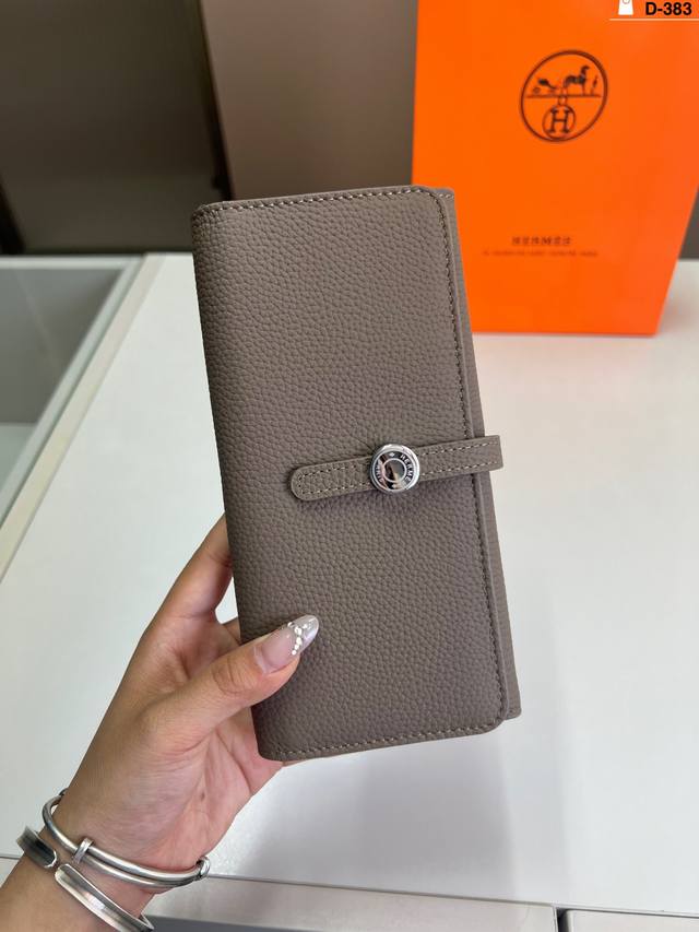 Medium Cowhide Hermes Latest Wallet Card Holder Feels Great D-383 Size 10 8 14 1