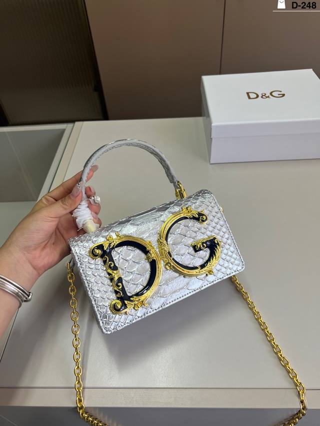 dg Dolce & Gabbana Handbag Chain Bag The Bag Is So Gentle And Full Of Luxury
