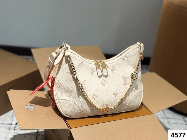 With Box Size 29*16Cm L White Strawberry Cream Croissant Creamy White With Dots