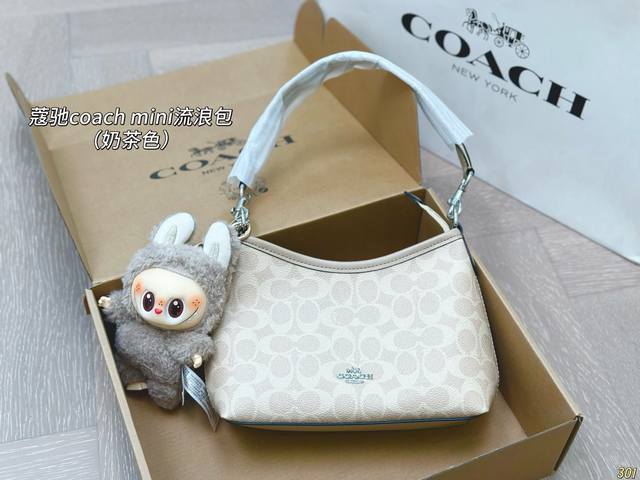 Size 20.14 With Random Pendant Coach Mini Hobo Bag With A Wide Shoulder Strap, I