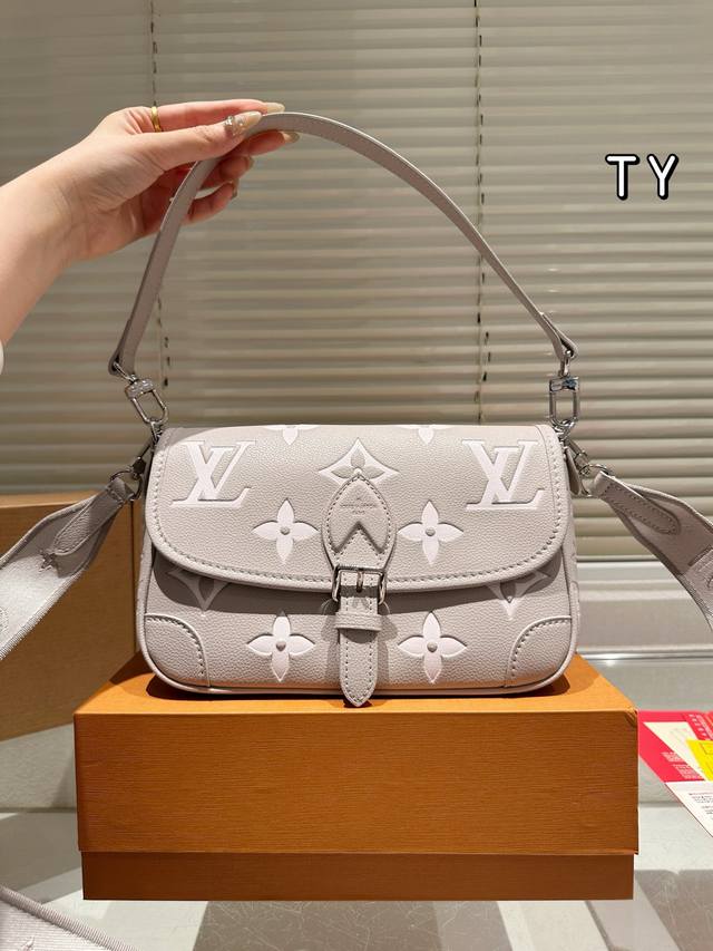 Cowhide Version Lv Louis Vuitton Diane Baguette Bag Lv Baguette Diane Is Absolut