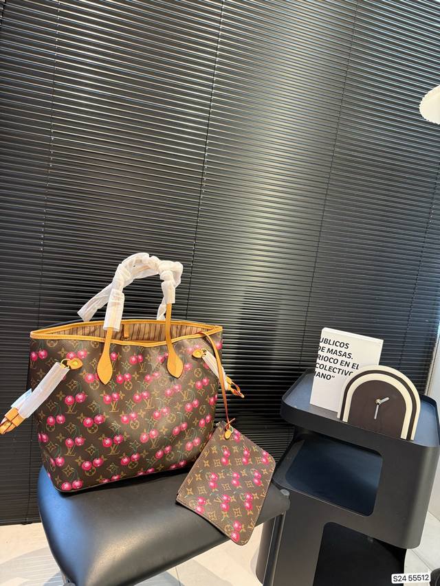 New Lv Shopping Bag The Hottest Tote Bag Is Very Suitable For Daily Commuting. T