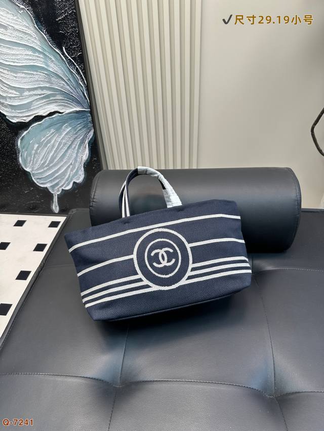 Chanel Denim Tote Bag The Texture Is Very High-End The Capacity Is Super Large A