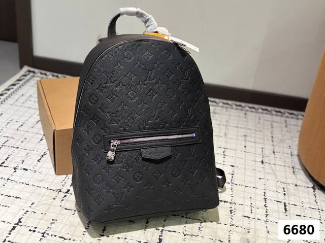 lv Backpack Is Shipped. It Is A Super Wear-Resistant And Practical Style With