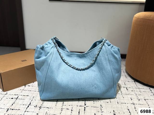 Chanel Denim Tote Bag Can Be Easily Matched With Any Combination Low-Key And Tex