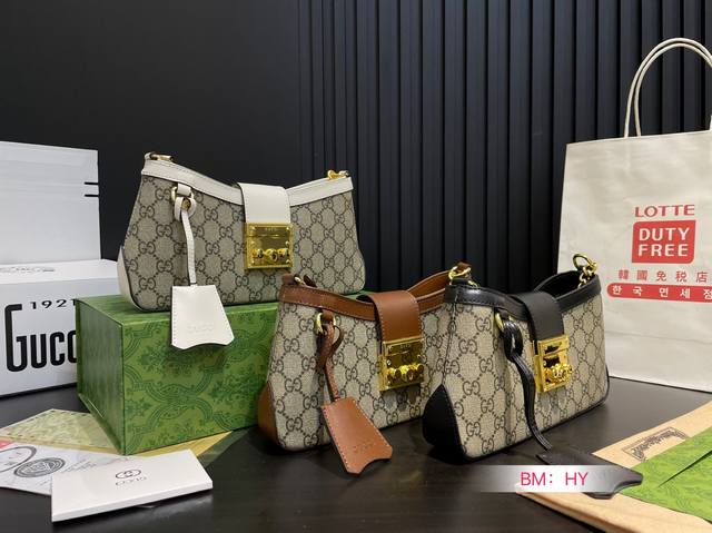 Small Size With Folding Gift Box Gucci Padlock This Structured Shoulder Bag Is M
