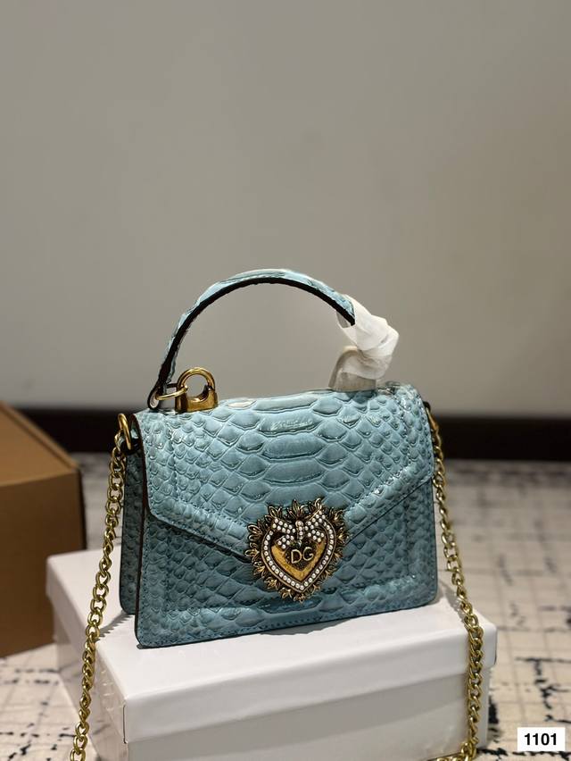 With Box Dg Dolce & Gabbana Chain Bag The Bag Is So Gentle And Girly In Your Han