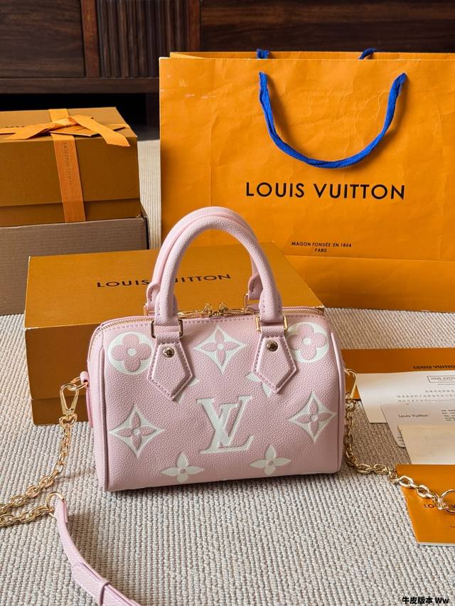 Cowhide Version Lv Speedy Pillow Bag The Lining Is The Same As The Counter Versi