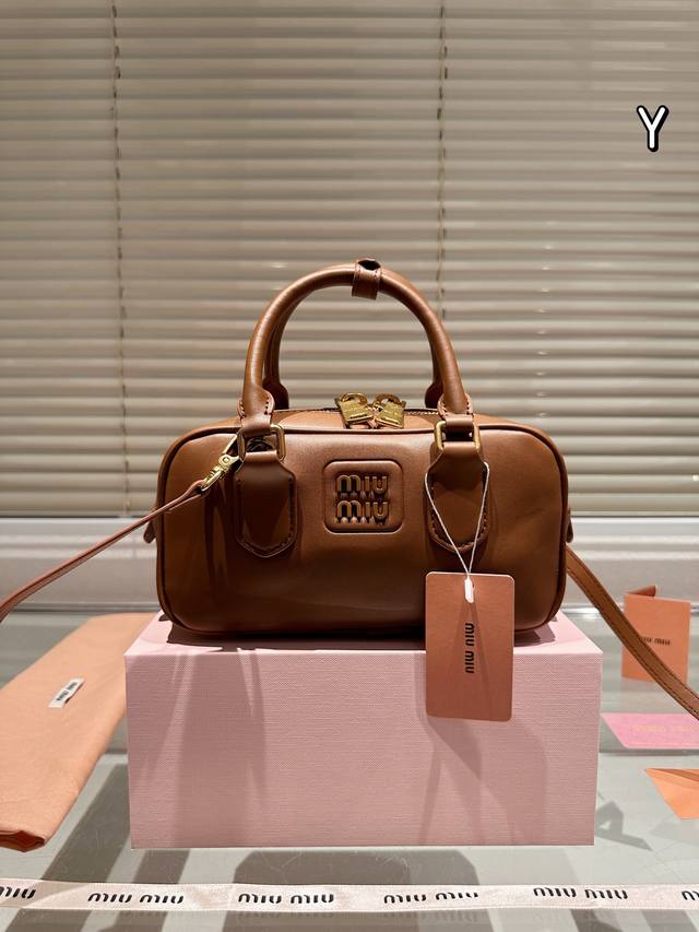 With Box Size 22*11Cm Miumiu Bowling Briefcase The Bag Is Just Sweet Enough It's