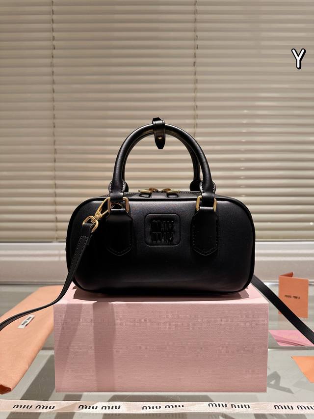 With Box Size 22*11Cm Miumiu Bowling Briefcase The Bag Is Just Sweet Enough It's