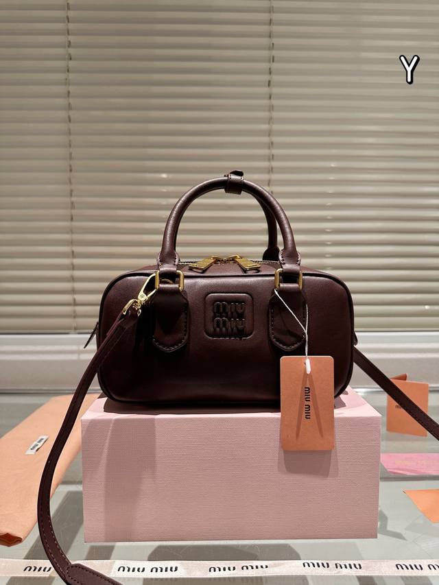 With Box Size 22*11Cm Miumiu Bowling Briefcase The Bag Is Just Sweet Enough It's