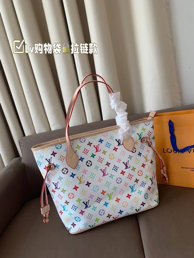 New Lv Shopping Bag Is Very Suitable For Daily Commuting. It Is Worth Buying As