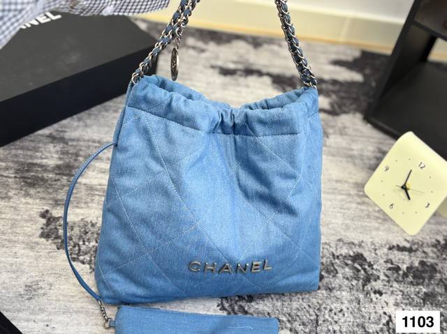 With Folding Box Chanel Denim Garbage Bag Stars' Favorite Chanel 22Bag Is So Goo