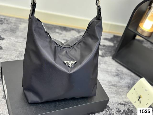 Prada's Classic Nylon Tote Bag Used Prada Dtote Very Practical Tote Bag This Bag
