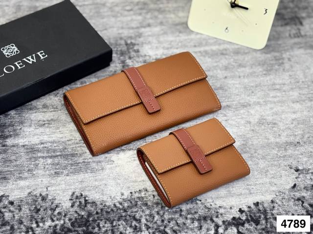 Loewe's Popular Cowhide Medium And Long Wallet Has A Classic Style, Fine Workman
