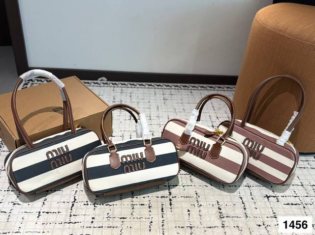Miu Miu Miumiu Bowling Ball Limited Edition Hobo Is So Pretty The Texture Is Ver