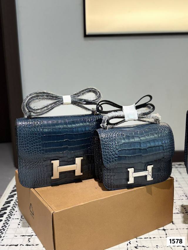 hermes Rare Leather Kangkang Stewardess Bag 24K Gold H Buckle Kangkang Bag La