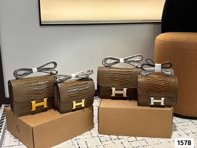 hermes Rare Leather Kangkang Stewardess Bag 24K Gold H Buckle Kangkang Bag La