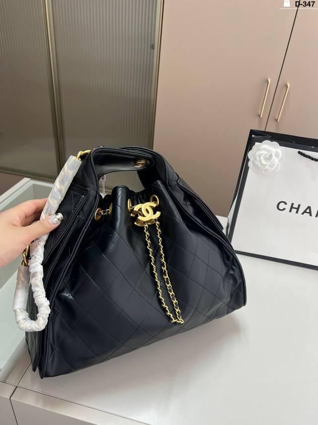 Chanel Hippie Underarm Tote Bag This One Looks Good When Carried By Hand Is Very