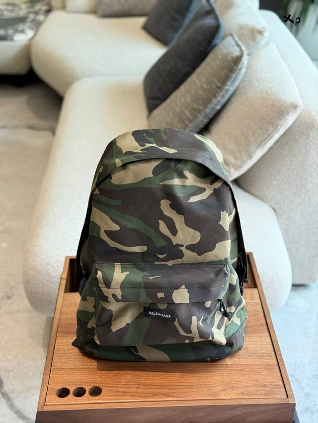 Camouflage Backpack Simple Design, Light And Easy To Carry, No Worries For Daily