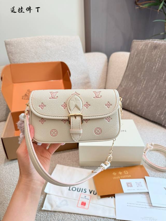 Free Pendant And Extension Chain Lv Evaporated Milk Strawberry Nano Diane Mini B