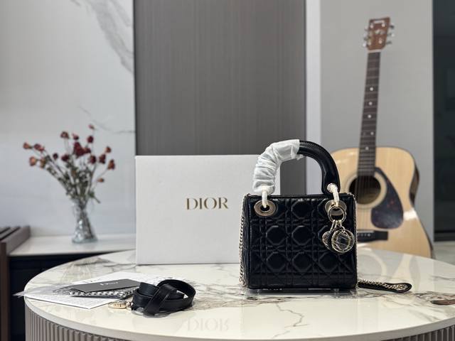 Upgraded Version Original Size 17Cm High Quality Version. Upgraded Dior Dior She