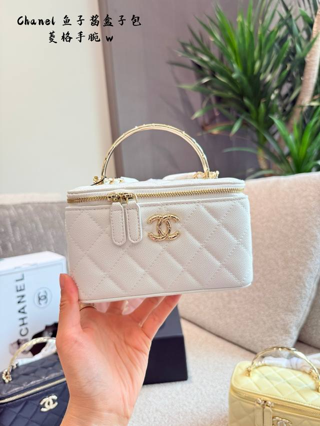 Diamond-Shaped Wrist The Newest Chanel 25S Handle Coco Crush Is Here. This Chane