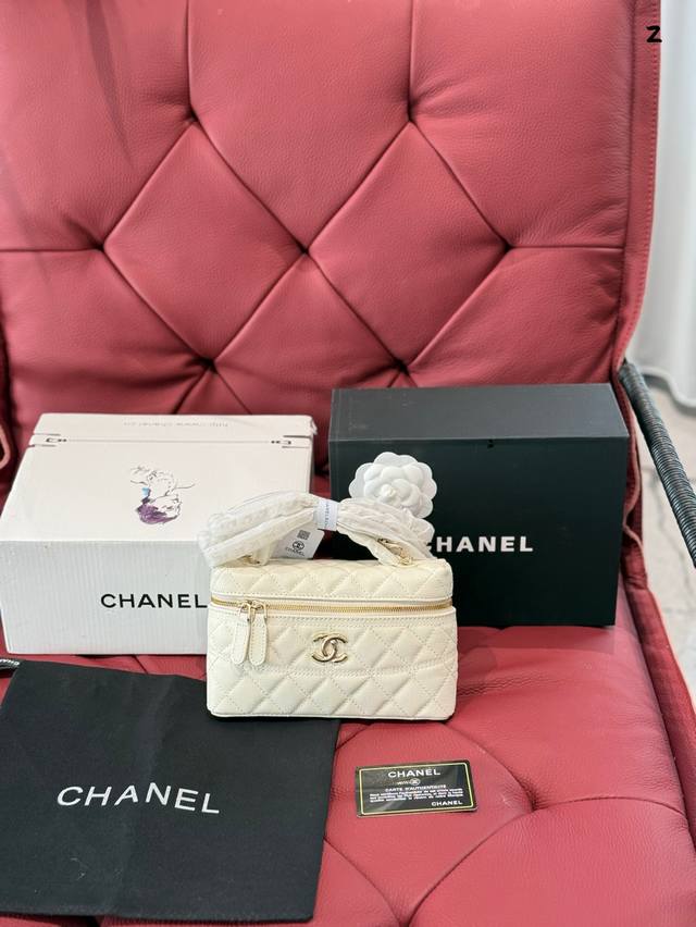 A Chanel 25C Popular Ip Box Bag. I'm Very Lucky~ . The Bag Is L In Size. Very De