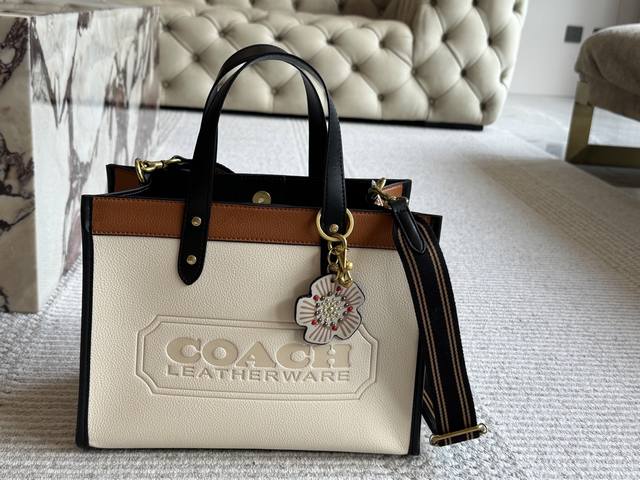 Coach's New Product: A High-End Shopping Bag 30 Inches Coach O The Color Is So B