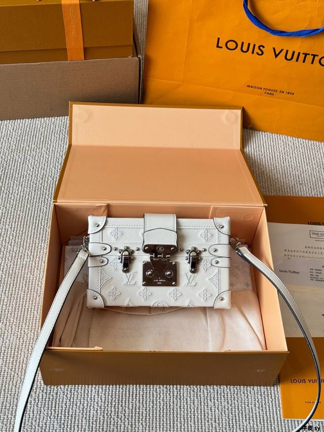 lv Petite Malle Box Bag The Old Flower Hard Box Messenger Bag Is Beautiful An