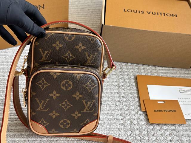lv Mobile Phone Bag Camera Bag M14014 Monogram This Stylish Amazone Crossbody