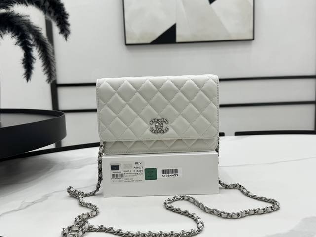 A96071 Chanel Woc fortune bag sheepskin with rhinestone hardware, the craftsmans