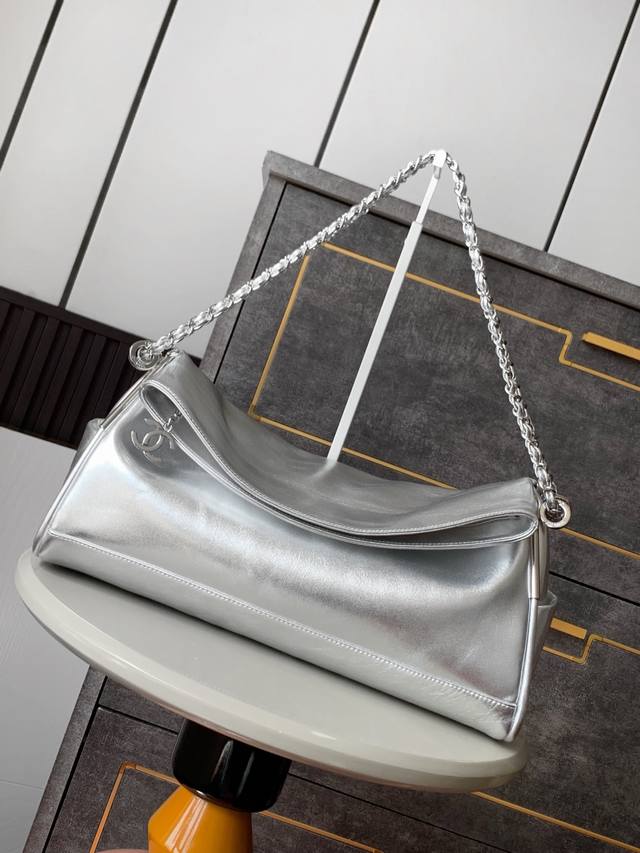 Size 24.35 Ralph Lauren Raffia Woven Bucket Bag