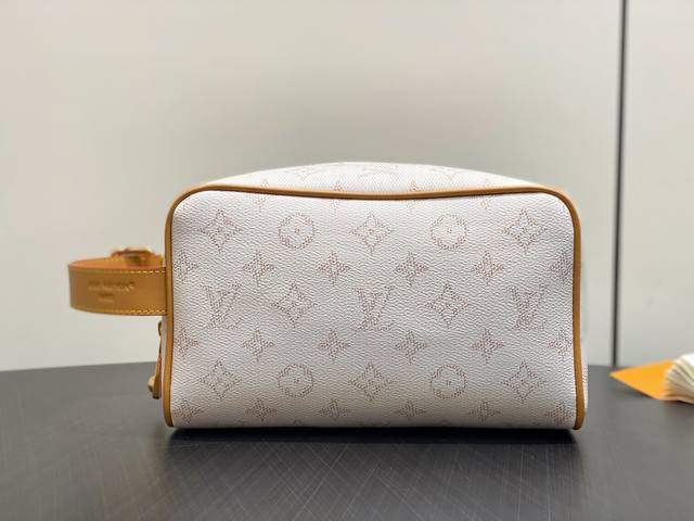 Ohanel This bag combines all the classic elements of Chanel, such as diamond, le