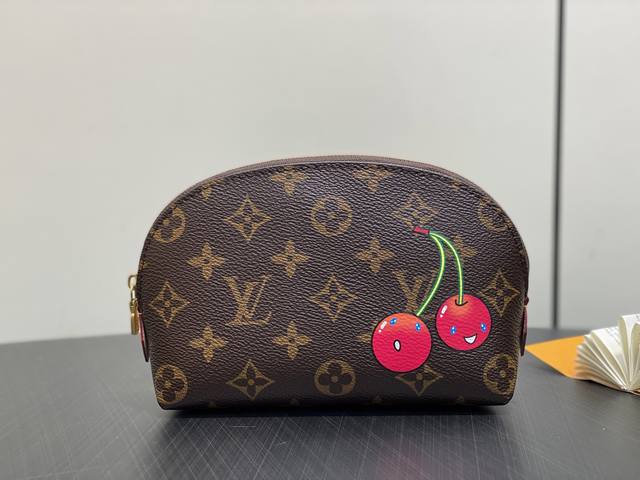 Chanel Chanel early spring series new products Super delicate small flowers Blac