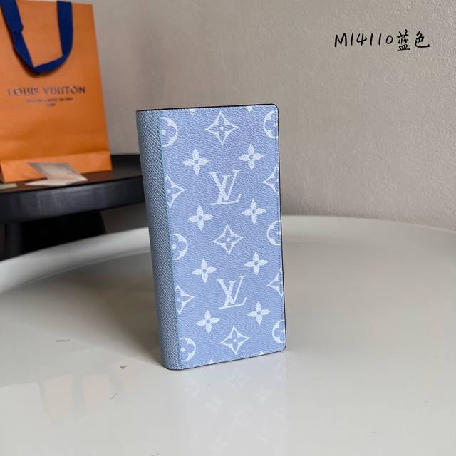 Chip Edition M147P Grey Full Leather Long Suit Clip Brazza Wallet Made of soft M