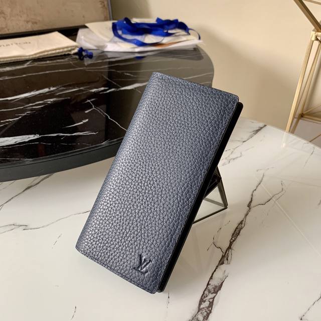 M14112 Blue This small and exquisite pocket multi-purpose wallet is made of Mono
