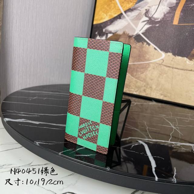 Chip version pocket wallet M14786 Louis pocket wallet made of blue Monogram Shad