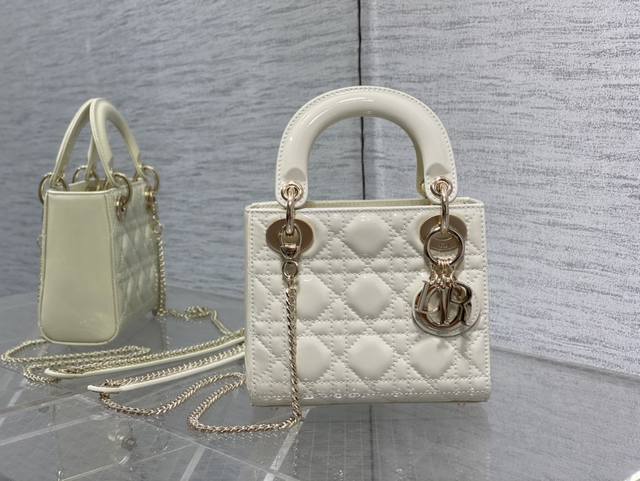 White spot Classic Lady bag, a must-have three-compartment bag for everyone. Cha