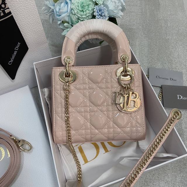Arrived Lady White Cannage Mini three-grid with chain and light gold metal acces