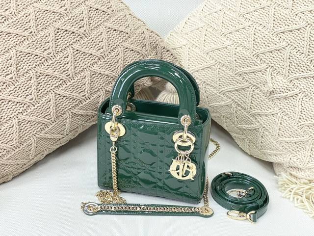 Milk tea color Sheepskin three grids Who can resist this newly released color? H
