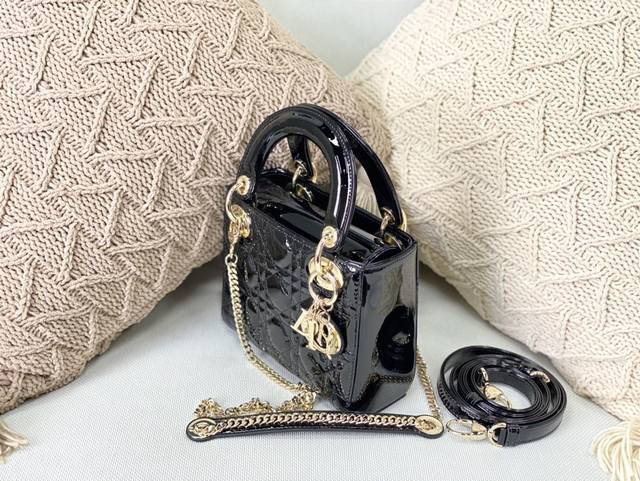 17 mini three-grid frosted cowhide white Imported calfskin frosted deerskin velv