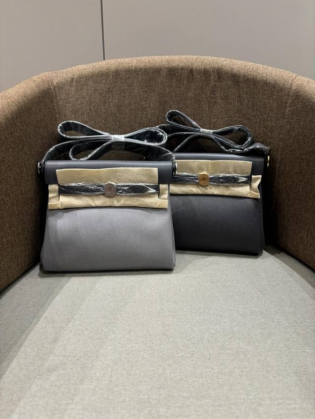 Lady Di0R Mini 3-grid Mini Original imported cowhide patent leather 3-grid mini