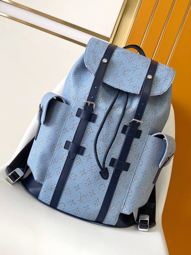 Top original M11703 This Avenue small shoulder bag is made of Monogram Eclipse c