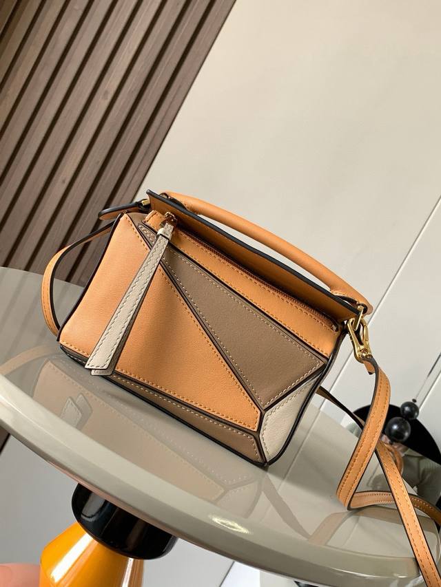 In 2025, Chanel Woc Fortune Bags will be launched. It is the most classic crossb