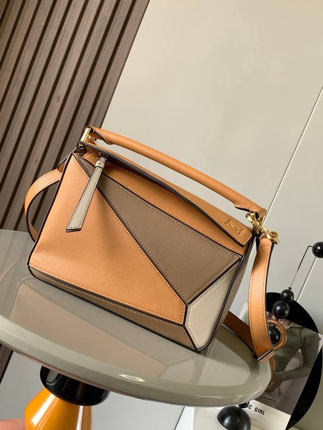 New version of Woc fortune bag, 0250 Magnetic buckle cowhide, patent leather - s