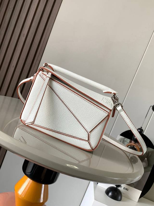 Geometric bag 24cmpuzzle handbagOriginal imported calfskin plain weaveLouis's po