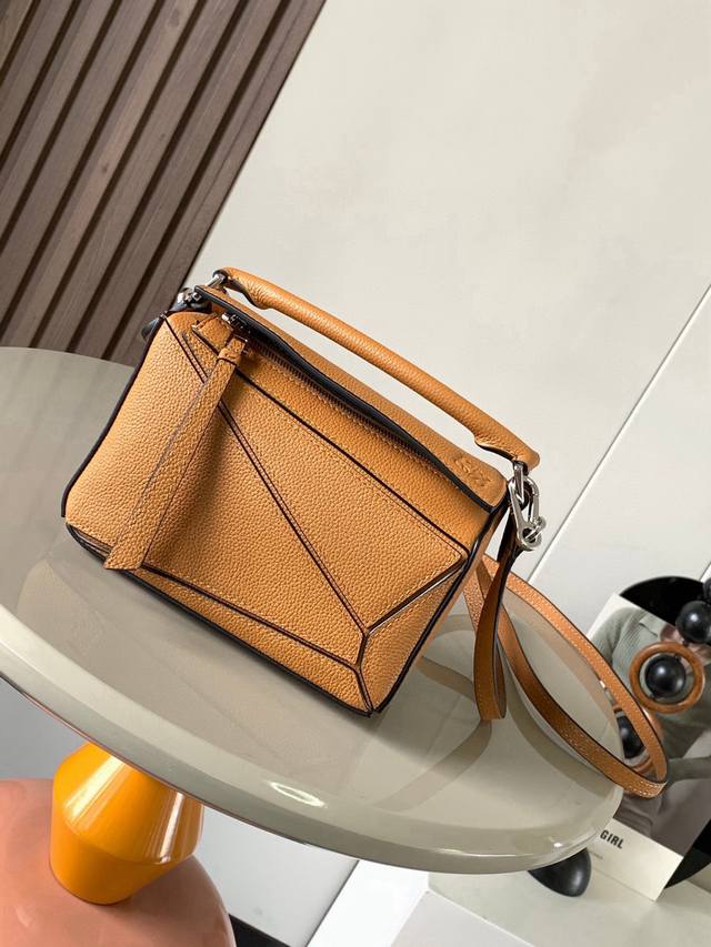 Geometric bag 24cmpuzzle handbagOriginal imported calfskin plain weaveLouis's po