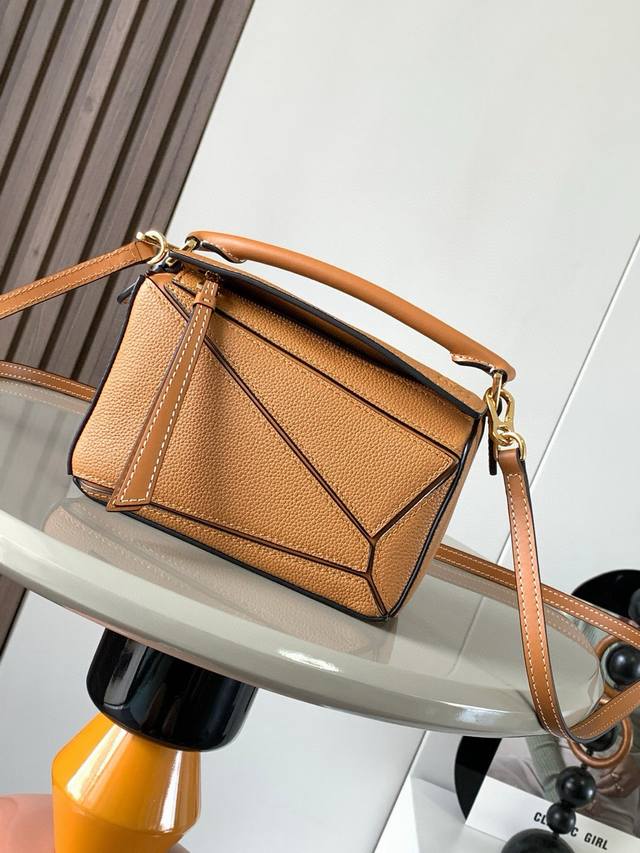 Geometric bag 24cmpuzzle handbagOriginal imported calfskin plain weaveLouis's po