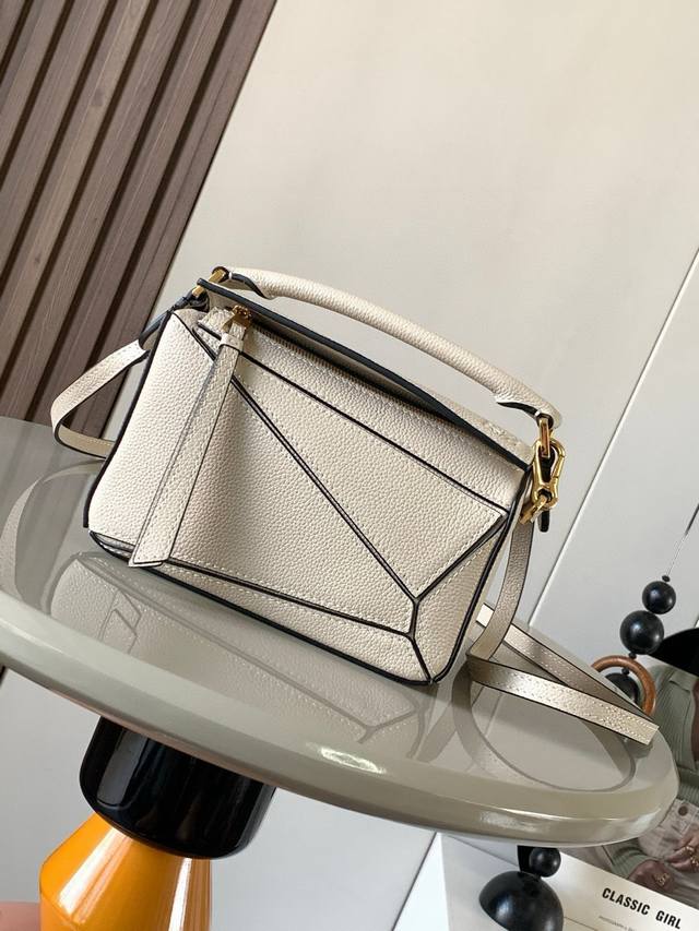 Geometric bag 24cm puzzle handbag! Original imported nappa calfskin Luojia's pop